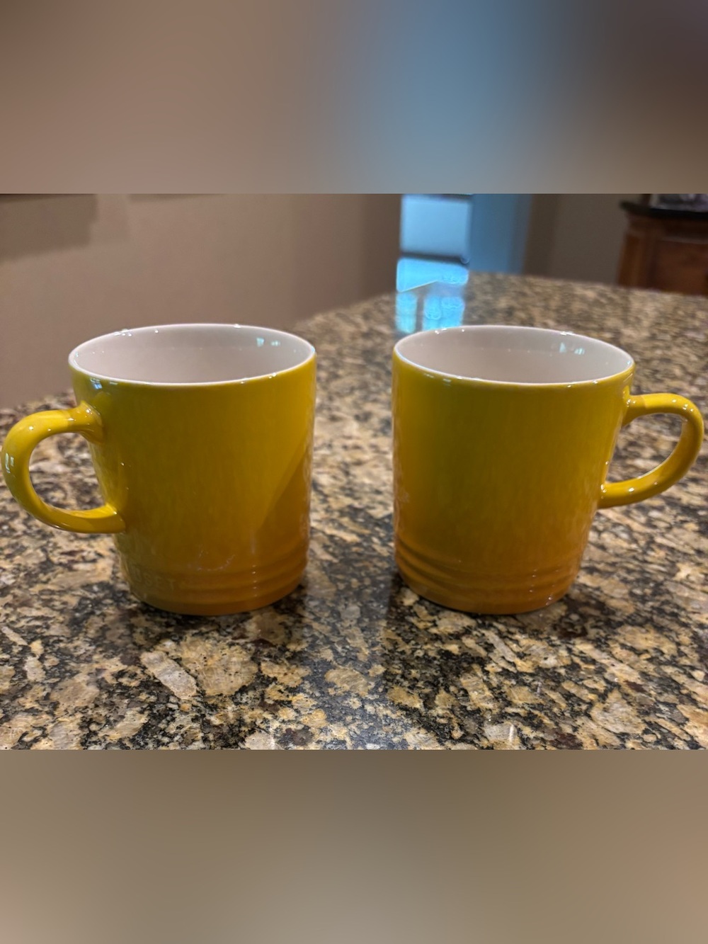 NWT-Le Creuset 12oz Ceramic mugs in Nectar-set of 2